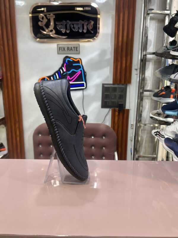 Casual shoes