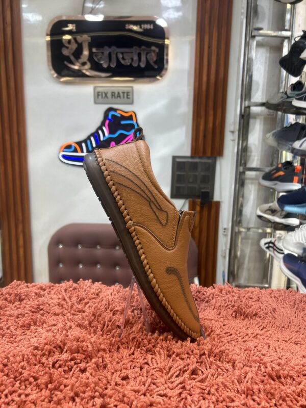 Casual shoes